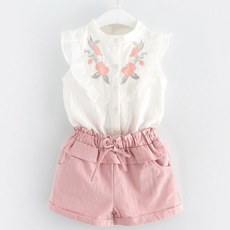 Little Princess World Girls Suits 2018 New Summer Style Beautiful Floral Flower Sleeve Children Vest Clothing Shorts Suit With Belt 2 Pieces Clothes